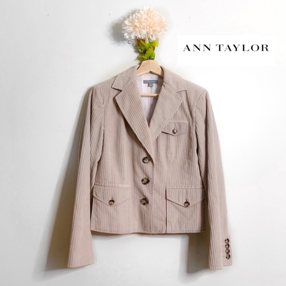 SALE‼️ Ann Taylor corduroy jacket size 8